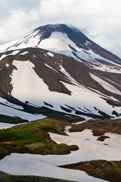 Avachinskaya sopka- active volcano in Kamchatka