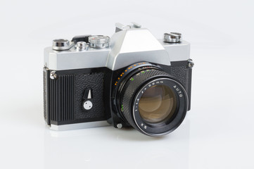 Fototapeta premium Old film camera - Vecchia macchina fotografica a rullino