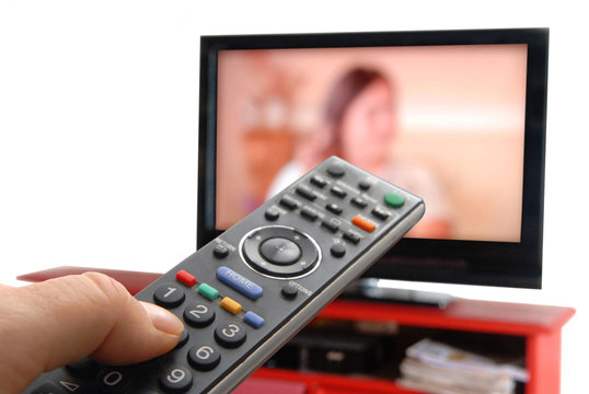 La t&eacute;l&eacute;commande en main