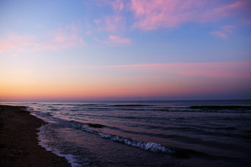 Fototapeta premium Beautiful sunrise on seascape