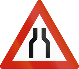 Norwegian road warning sign - Road narrows