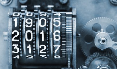 Time is running too fast. Two thousands sixteen.  The old, mecha