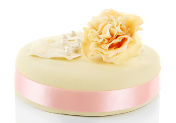 Obraz na płótnie Canvas Cake with sugar paste flowers, isolated on white