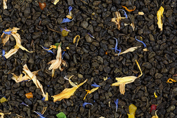 Black tea mixed with herbs and dry fruits. Calendula, sunflower,