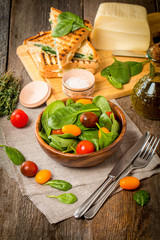 Salad made with baby spinach and cherry tomatoes