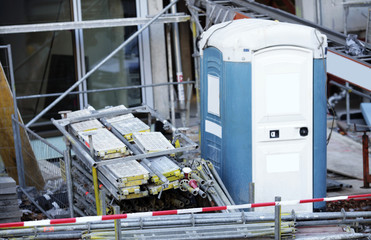 Toi Toi Toilette auf Baustelle