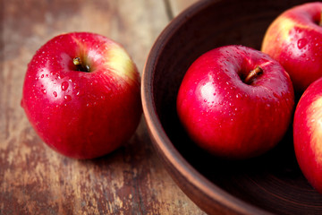 Red apples in a bowl 