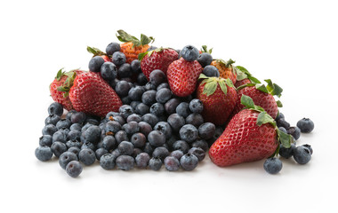 Fototapeta na wymiar blueberry and strawberry