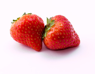 Изолированная клубника на белом фоне