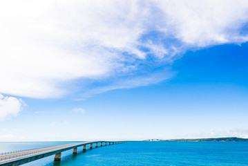 Obraz premium Sea, bridge, landscape. Okinawa, Japan.