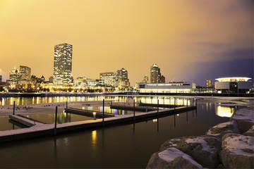 Fototapeta na wymiar Winter sunset in Milwaukee