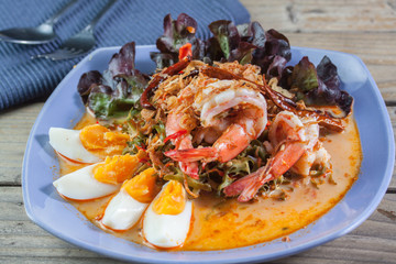 Thai food : peas and shrimp salad