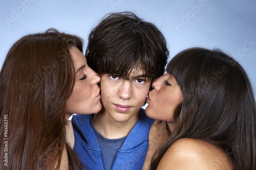 teen kissing Women teen kissing Women