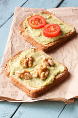 avocado sandwiches