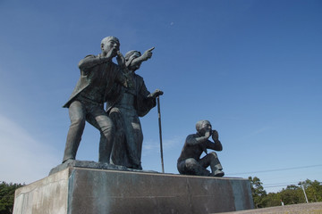 白鳥台＿叫びの像