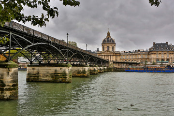 Fototapeta na wymiar Pont des Arts in Paris