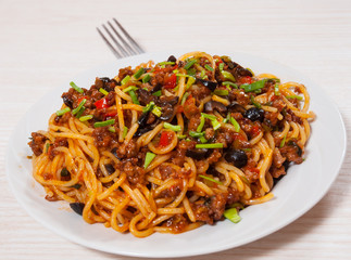 spaghetti with vegetables and minced meat
