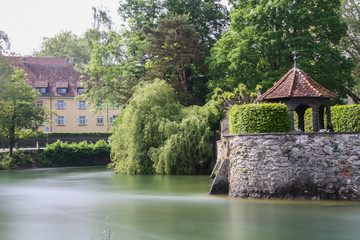 Fototapeta na wymiar Pavillon in Konstanz am Ufer 