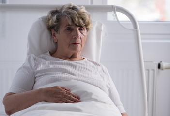 Woman with tumor in hospice