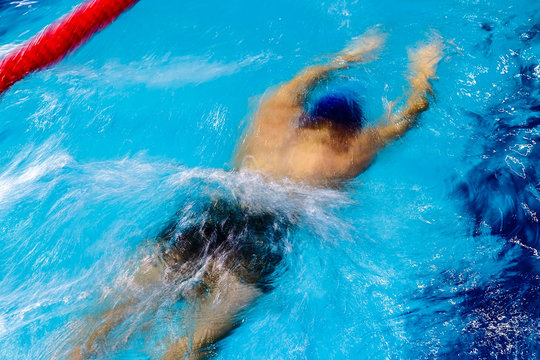 Abstract motion a swimmer 1