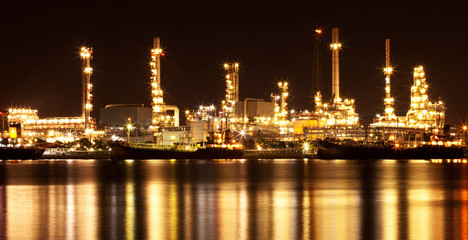 Obraz na płótnie Canvas Refinery oil plant at night, Thailand