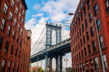 Naklejka premium Manhattan Bridge w Nowym Jorku