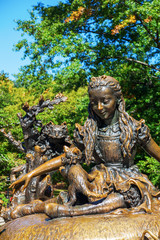 Alice im Wunderland Skulptur im Central Park, Manhattan, NYC