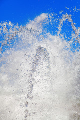 Obraz na płótnie Canvas Wasserfontänen eines Springbrunnens