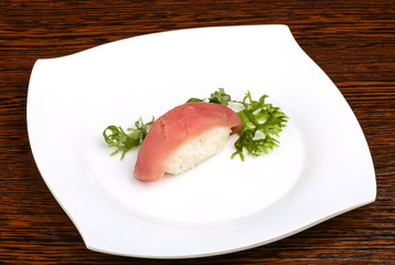 Tuna sushi