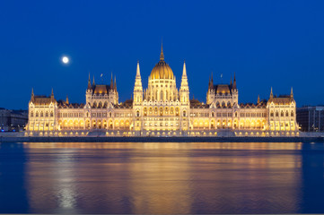 Fototapeta na wymiar View of the river Danube and Hungarian Parliament Building, Budapest, Hungary