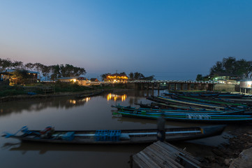 Fototapeta na wymiar INLE LAKE VILLAGE MYANMAR