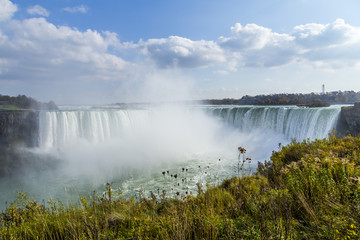Fototapeta premium Scenic Niagara Falls, Ontario, Canada