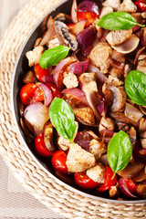 Chicken with onion and cherry tomatos
