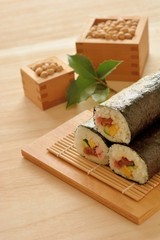 節分　巻き寿司と豆