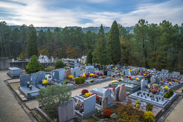 Fototapeta na wymiar Cimetière/ cimetière à la Toussaint