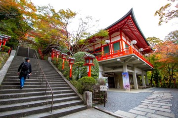 Obraz premium Kurama Shrine, Kyoto during autumn