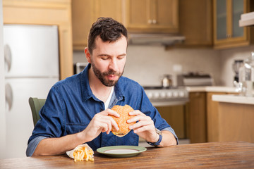 This burger is delicious