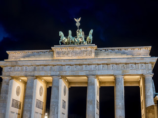 Obraz premium Detail of the Brandenburger Tor during the night