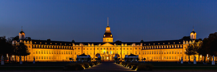 Schloss Karlsruhe bei Nacht