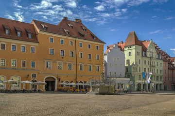 Fototapeta na wymiar Haidplatz Square in Regensburg, Germany