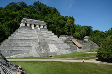 Fototapeta na wymiar Templo de las inscripciones en Palenque.