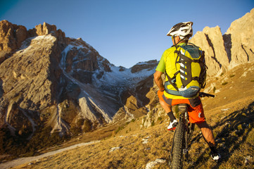 Obraz premium Cyclists enjoying