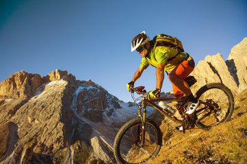 Obraz na płótnie Canvas mountain biking dream