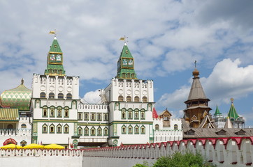 Fototapeta na wymiar Moscow, Russia - July 17, 2015: The main entrance to Izmailovo Kremlin