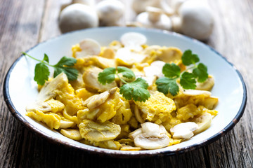 Scrambled eggs with mushroom and Coriander