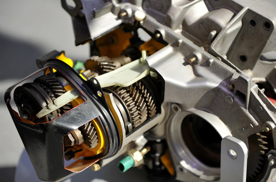 Motor de explosi&oacute;n, engranajes