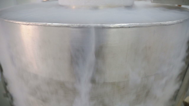Stainless steel dewar barrel 