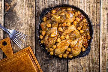 Chicken drumsticks curry with chickpeas