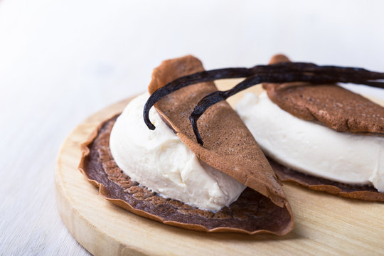 Chocolate crepes with cream