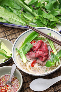 pho bo, vietnamese beef rice noodle soup